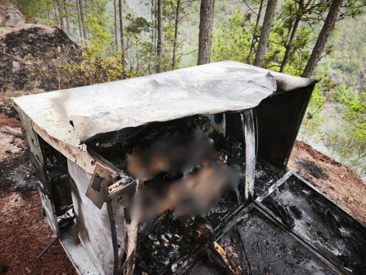 75 metros de abismo: así rescataron los tres cuerpos carbonizados hallados dentro de congelador en El Cimarrón