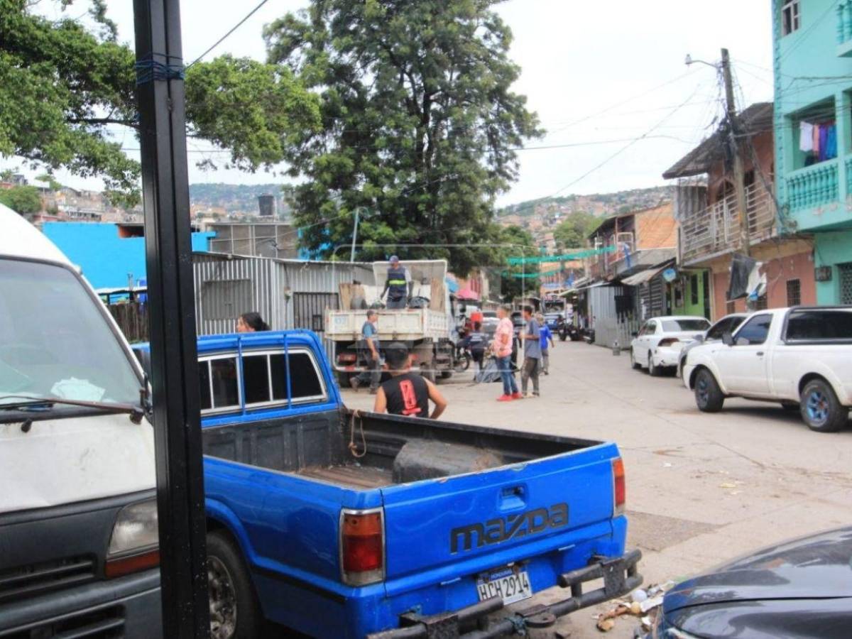 Basura en quebrada El Sapo aumenta riesgo de inundaciones en la 3 de Mayo