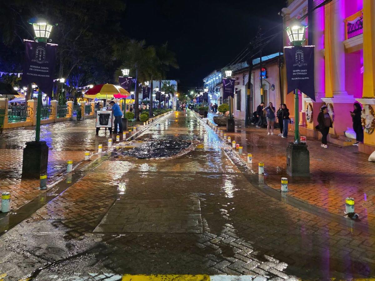 A contrarreloj, Comayagua reconstruye sus alfombras luego de las intensas lluvias