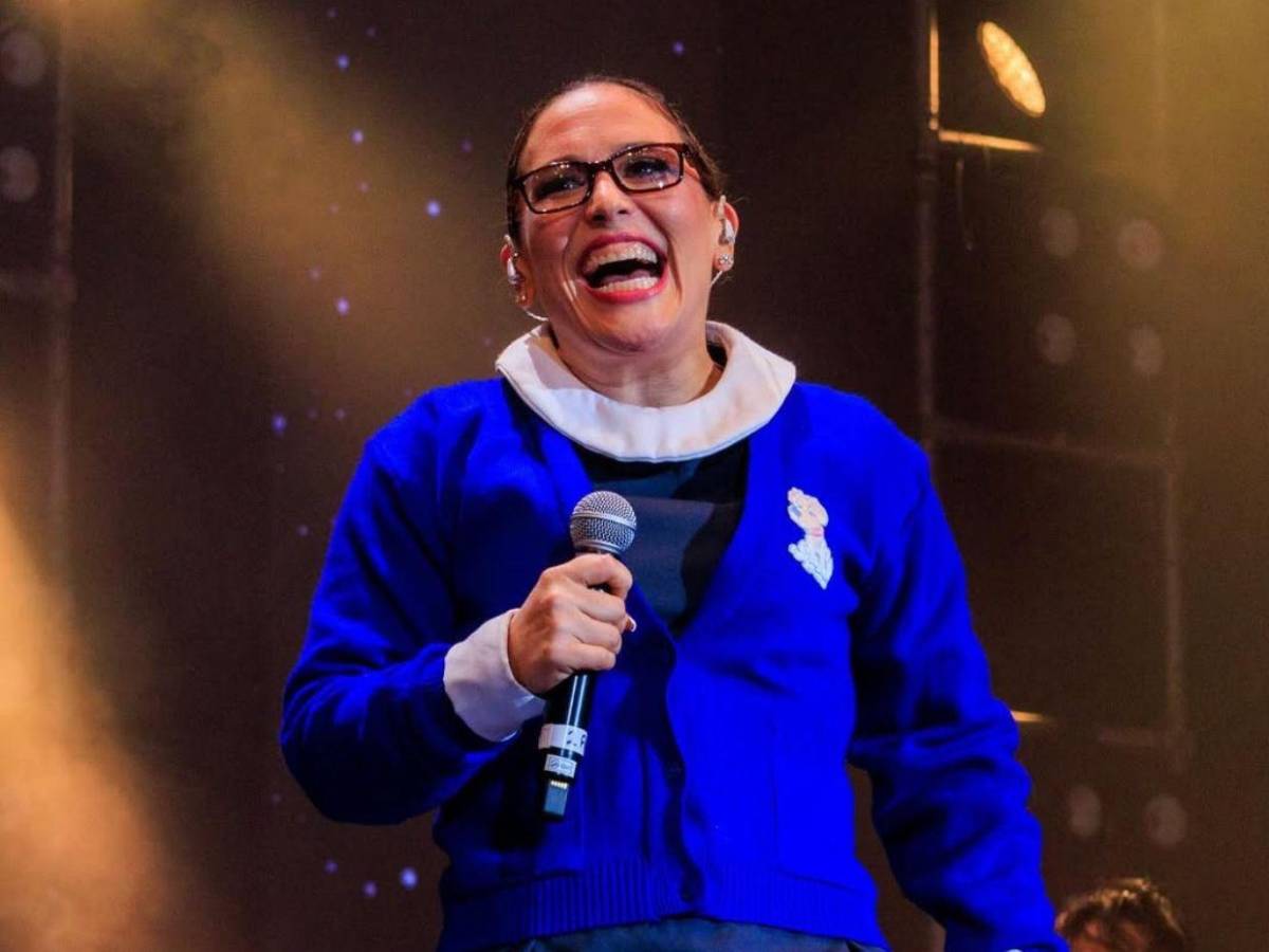 Angélica Vale celebra sus 50 años en medio de la polémica de su divorcio