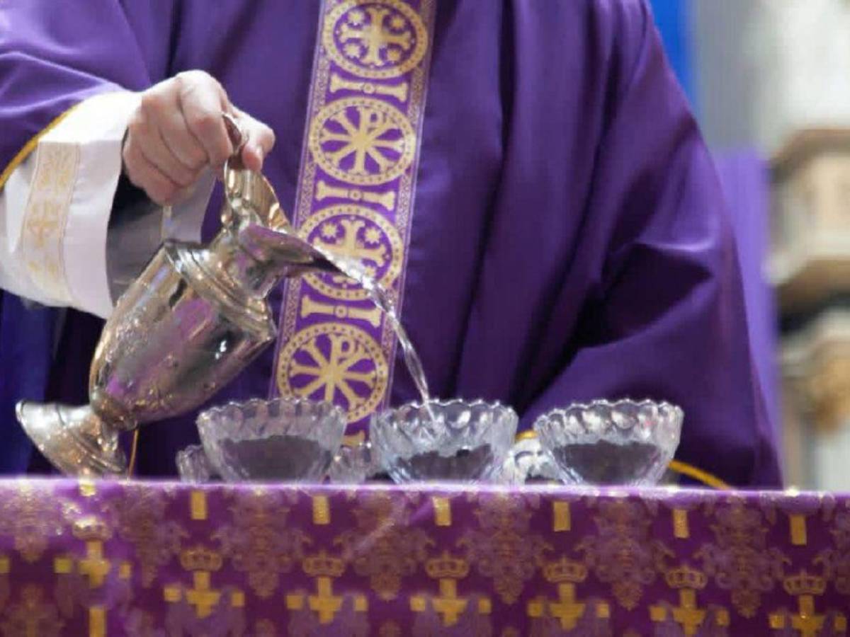 Miércoles de Ceniza congrega a centenares de fieles en Honduras y otros países