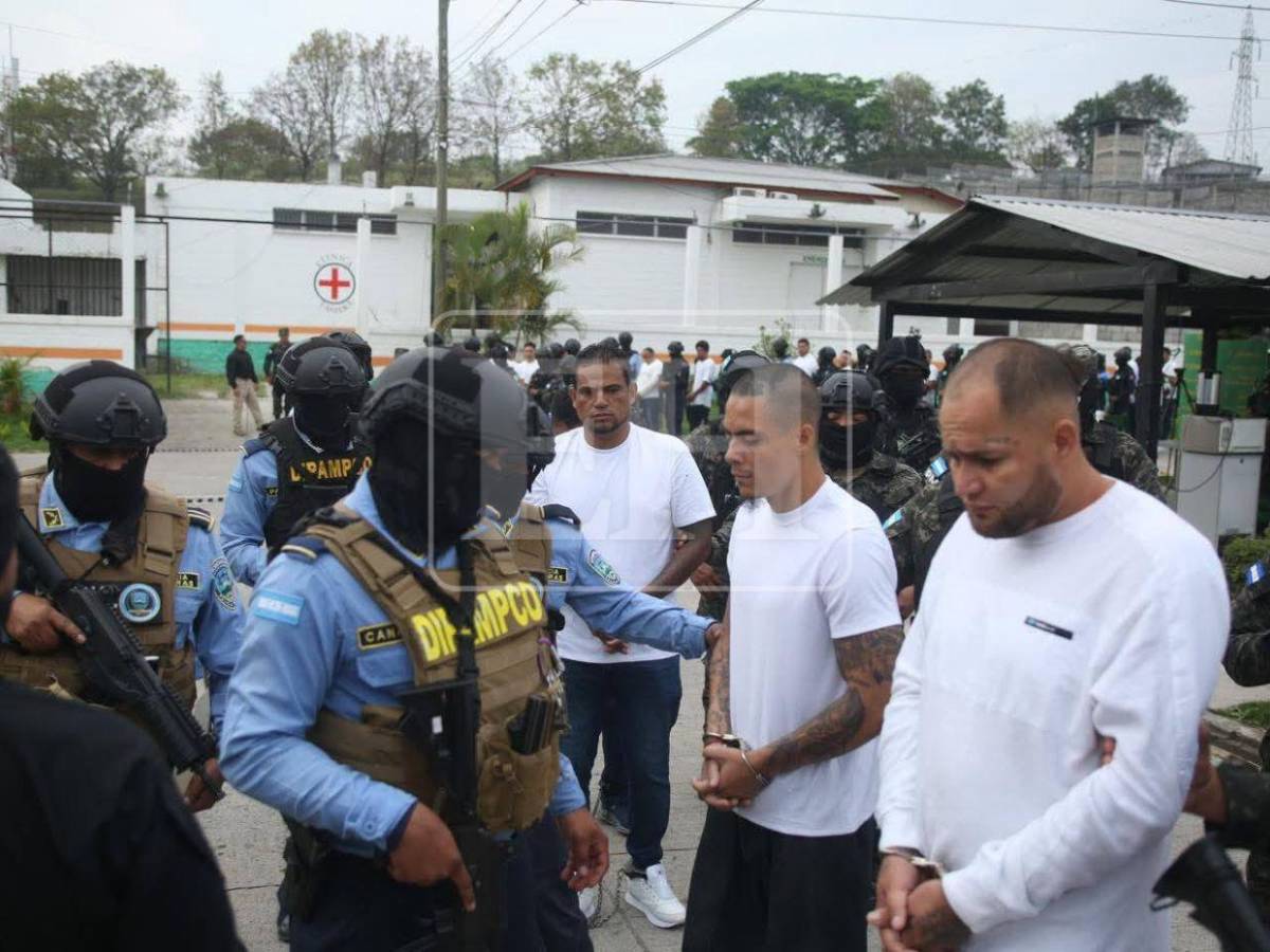 Trasladan a 35 reos de alta peligrosidad para frenar extorsiones desde cárceles