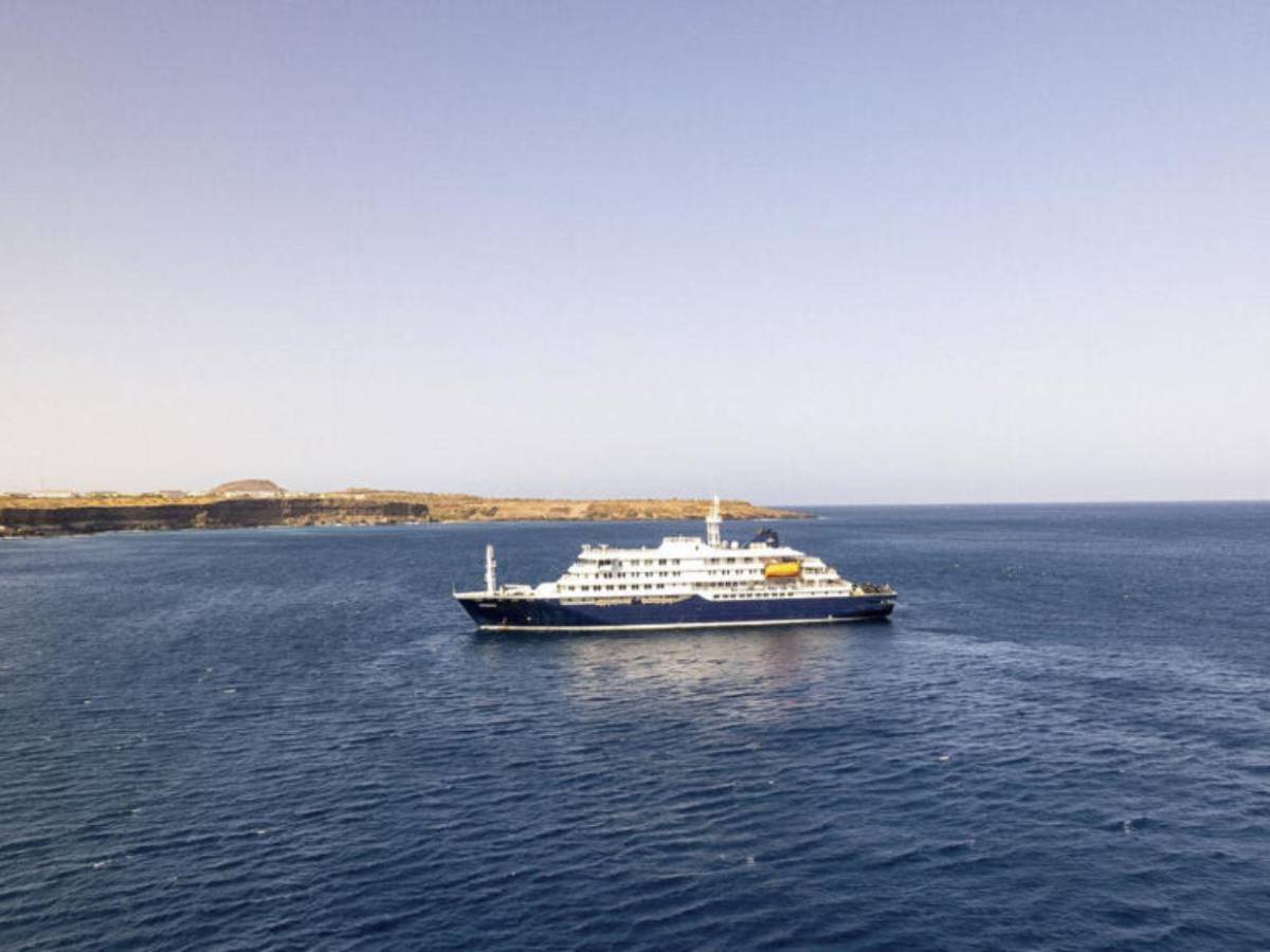 Encerrados y rechazados por países: así viven pasajeros del crucero con brote de hantavirus