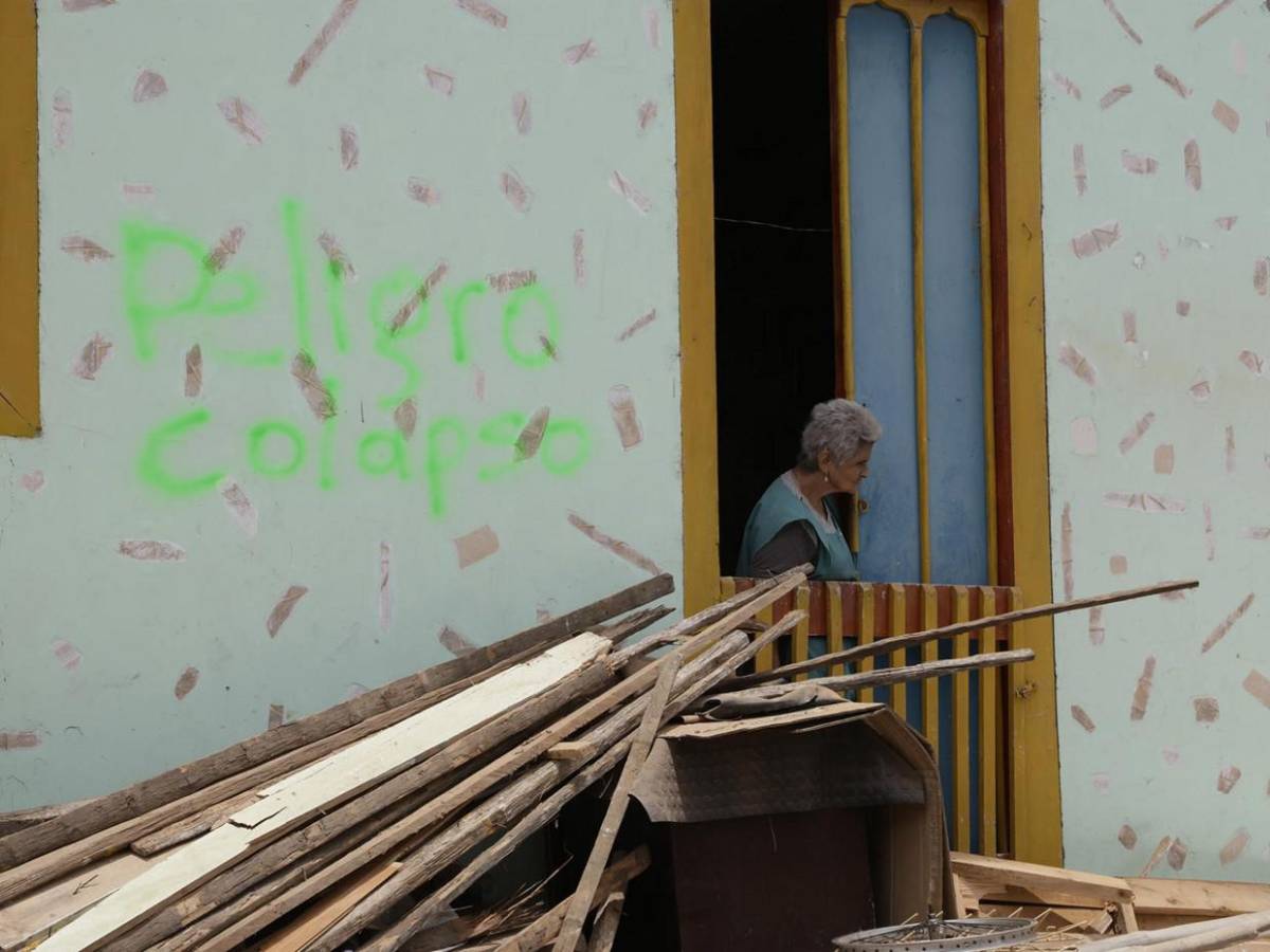 El Cairo, Colombia, pueblo destruido por terremoto se resiste a perder la esperanza