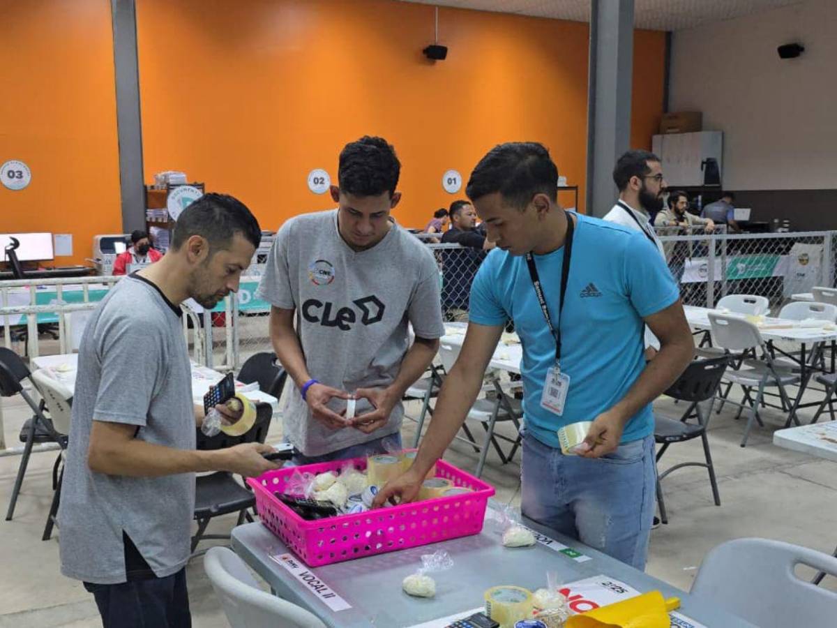 Las primeras imágenes del inicio del escrutinio especial en Honduras