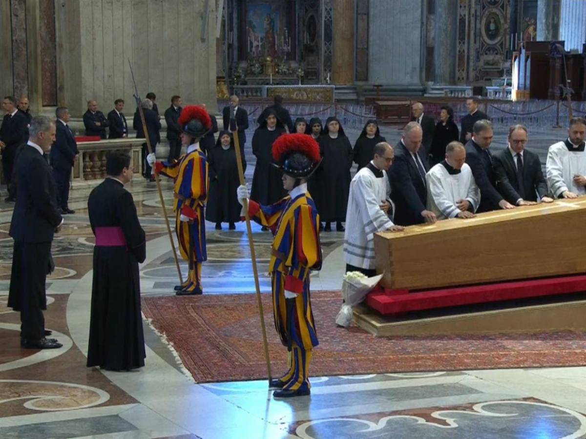 Francisco, el papa de los últimos: así fue su funeral entre poderosos y desfavorecidos​​​​​​