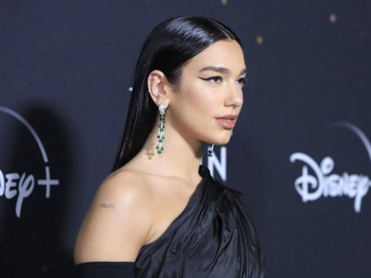Dua Lipa cumple 30 años en la cima de su carrera musical que ya suma 15