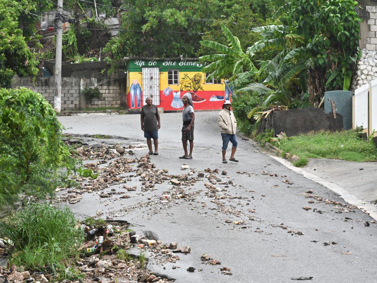 Lluvias torrenciales y fuertes vientos: los devastadores desastres del huracán Melissa en Jamaica
