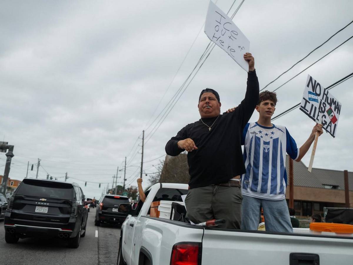 Hondureños protestan contra la represión migratoria en Kenner, Luisiana