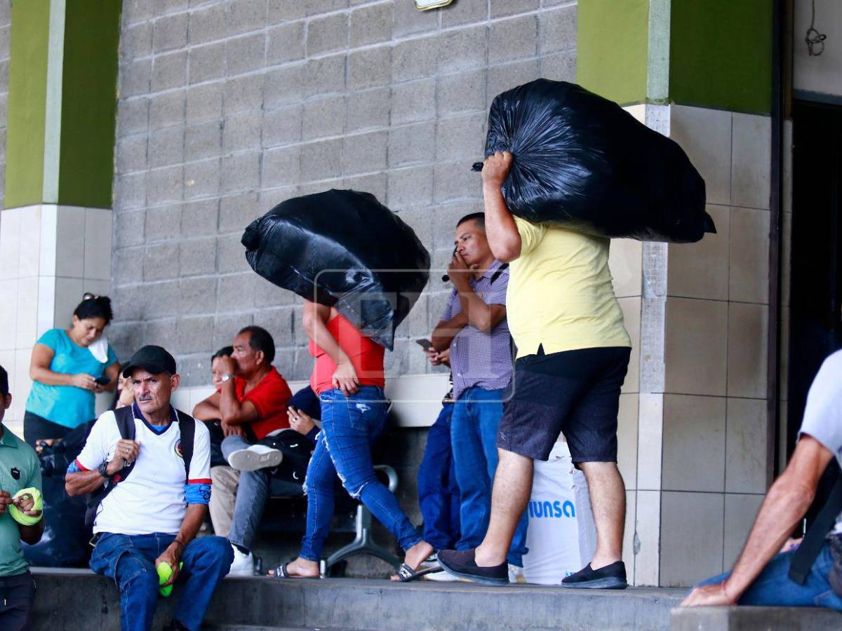 Sampedranos abarrotan la Gran Central Metropolitana por el Feriado Morazánico