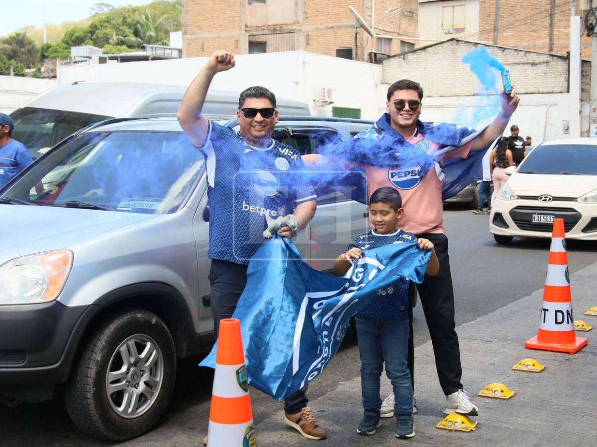 Largas filas, fuertes medidas de seguridad y mucha pasión a horas de la final del Clausura 2026
