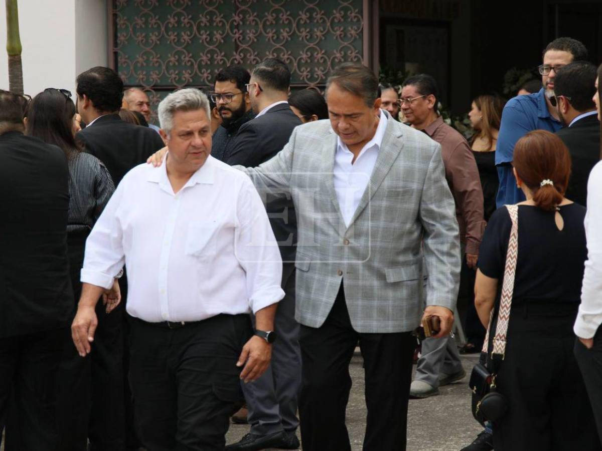 Inicia cortejo fúnebre: el último recorrido en despedida de Chef Sandra Díaz del Valle