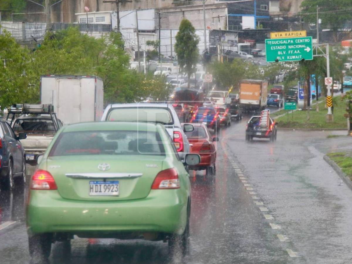 Lluvias con acumulados de hasta 30 milímetros: ¿dónde lloverá más este martes por vaguada?