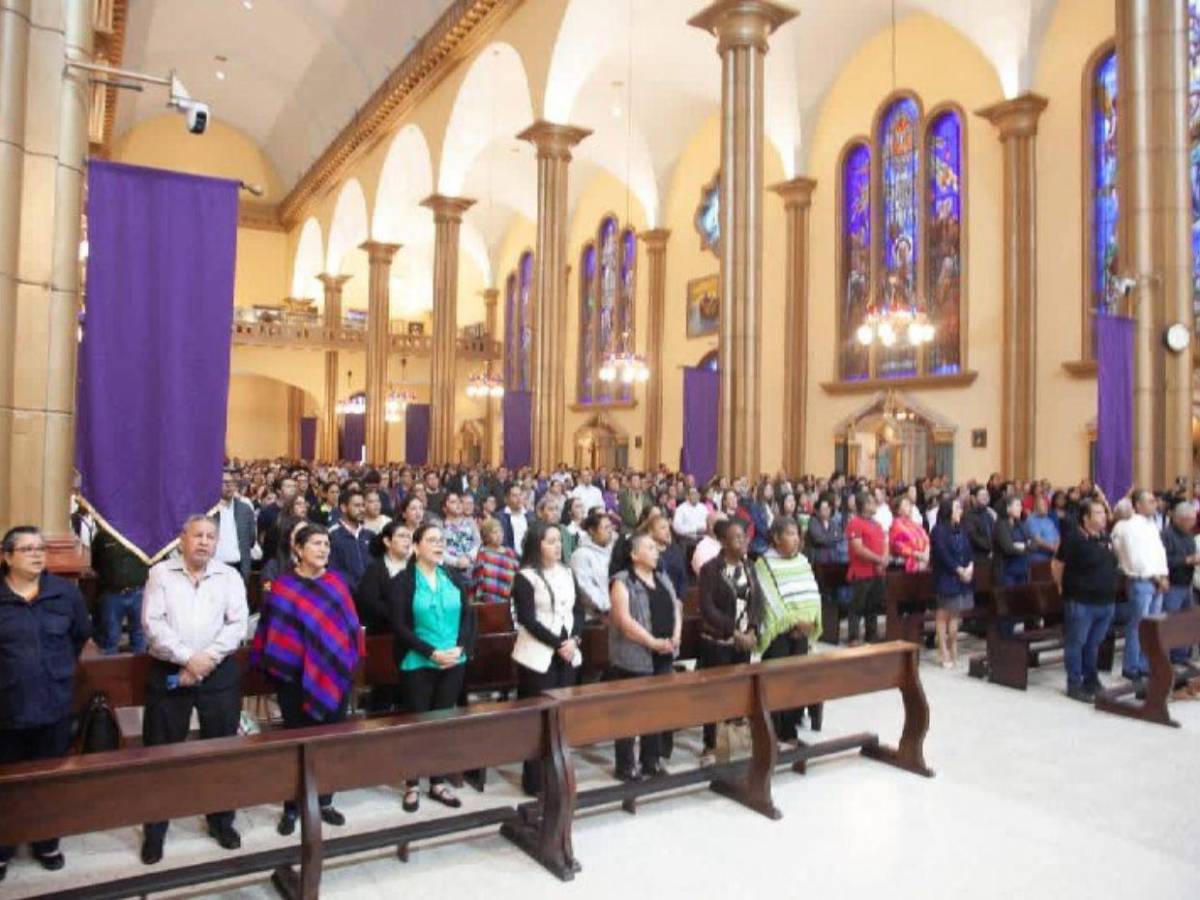 Miércoles de Ceniza congrega a centenares de fieles en Honduras y otros países