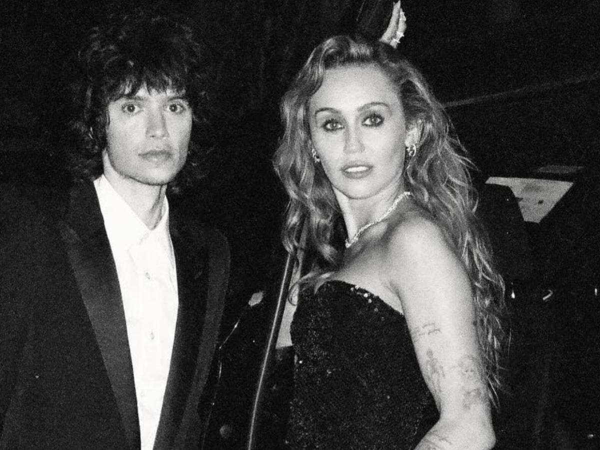 Miley Cyrus considera fugarse con su prometido Maxx Morando en lugar de celebrar otra boda