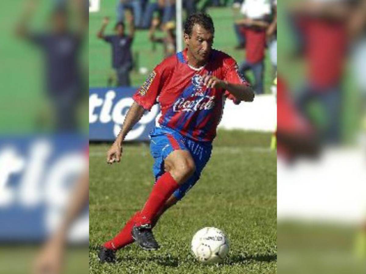 Hijo de exjugador de Olimpia se vuelve loco en el Mundial 2026: lo tuvieron que detener sus compañeros