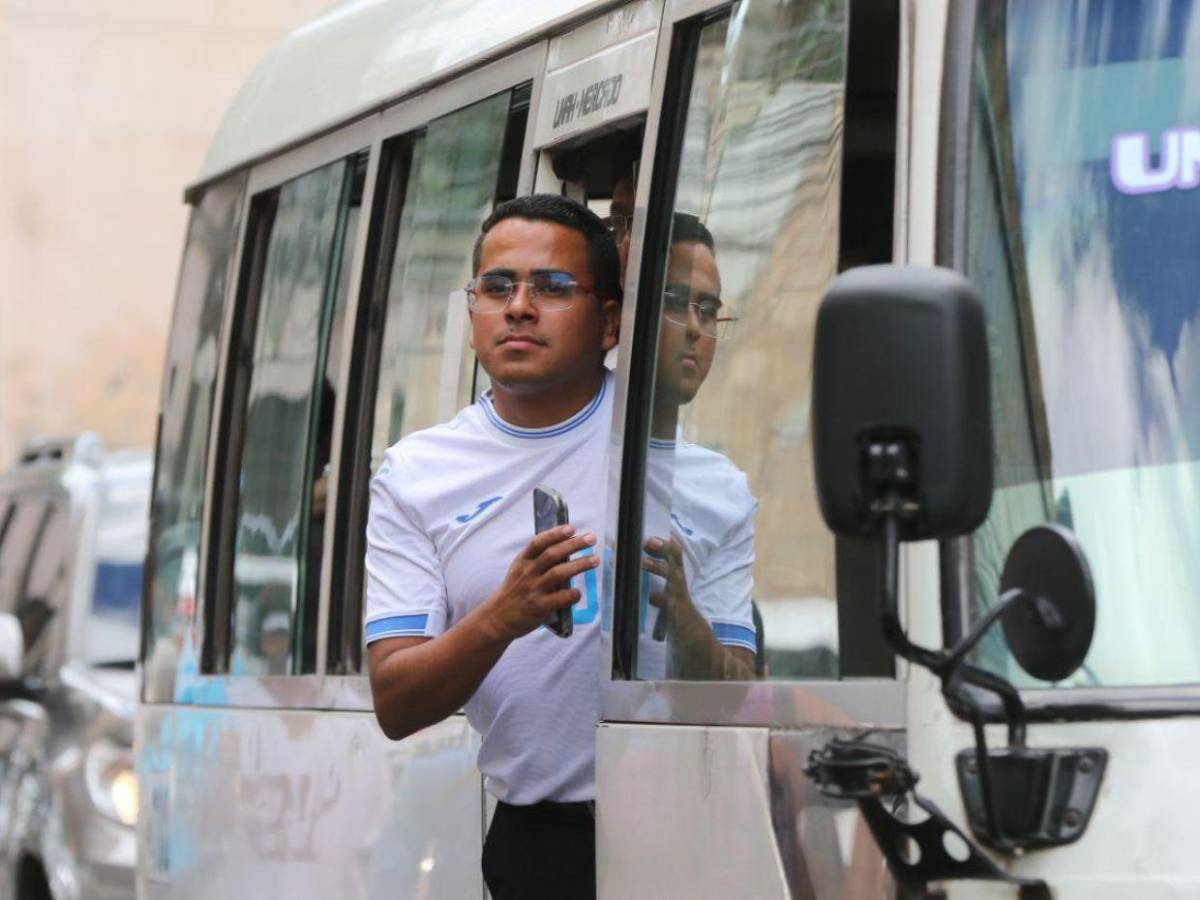 Peleando ruta por Honduras: a bordo de la Cálixneta llegaron liberales al Congreso