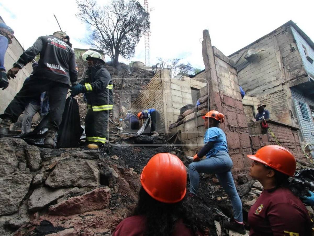 Solo escombros quedaron tras incendio en barrio San Martín; familias quedan sin hogar