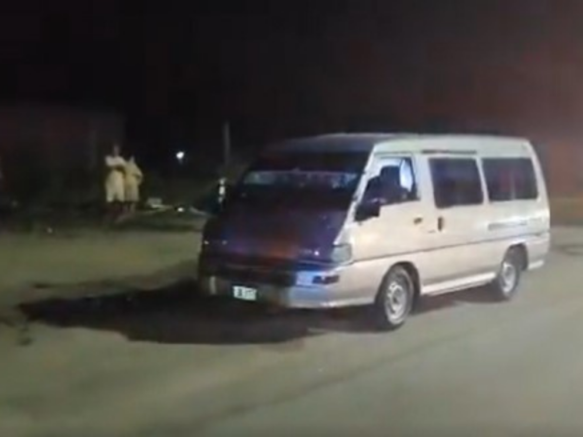 Matan a dos hombres dentro de un microbús en La Lima, Cortés