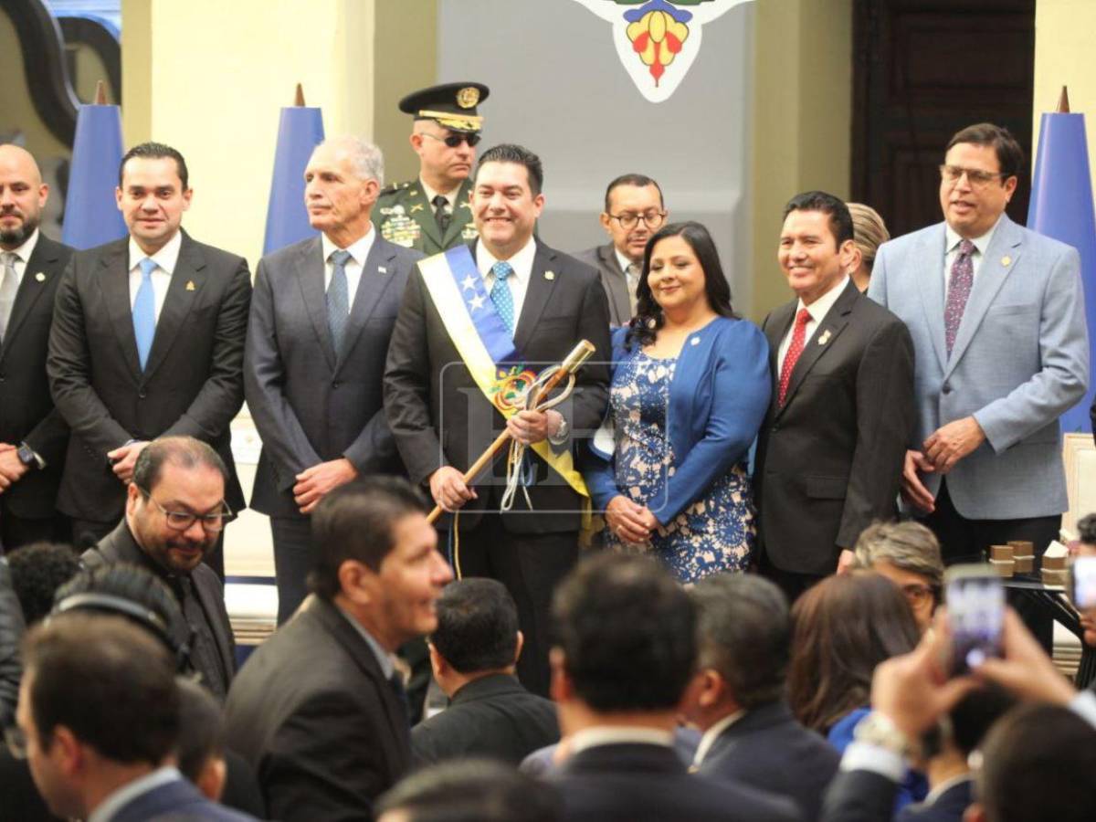 Lo que no se vio de la juramentación de Juan Diego Zelaya y los nuevos regidores de la capital