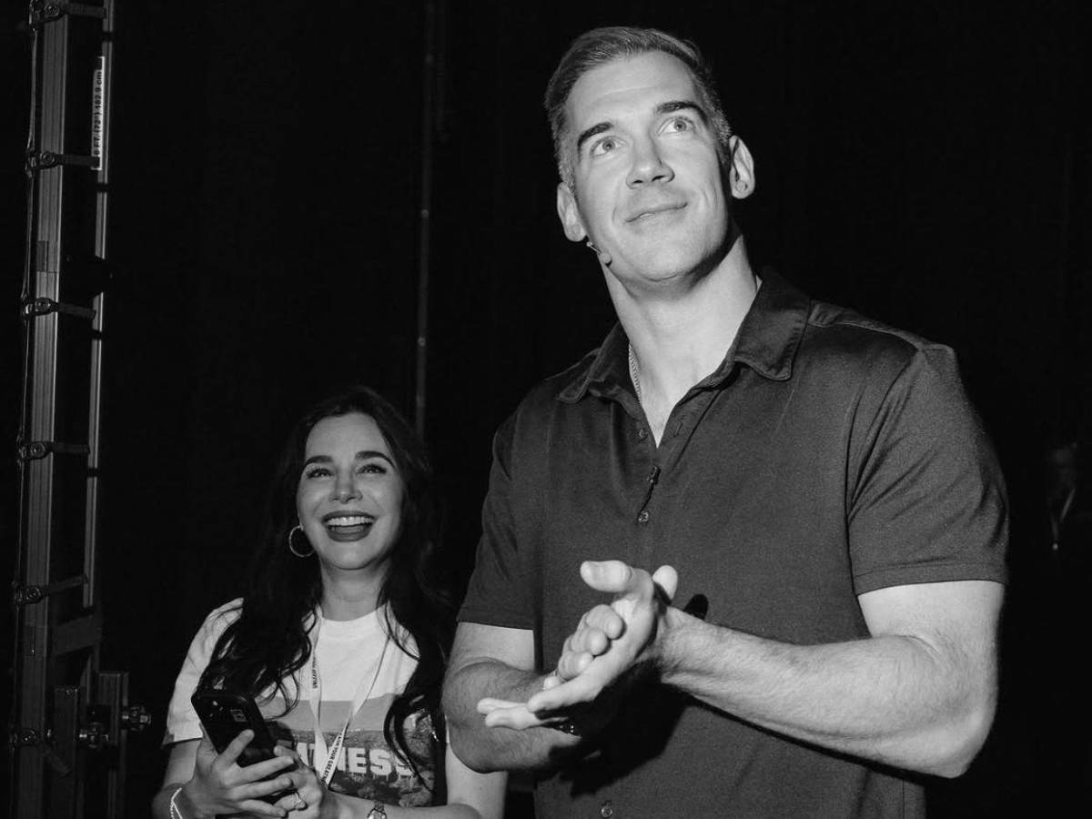 ¡Doble milagro! Martha Higareda y Lewis Howes confirman el nacimiento de sus gemelas