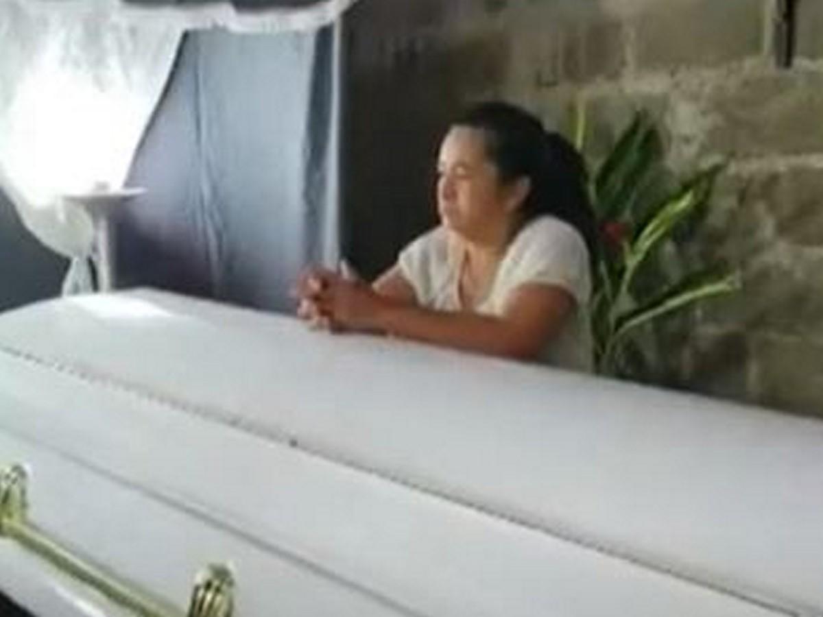 La abuela lamentó el triste destino que tuvieron los menores que apenas cumplirían 14 años.