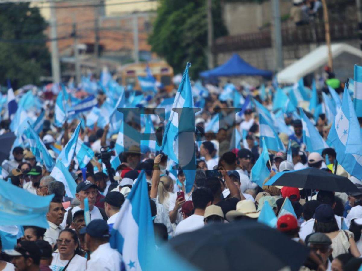Con oraciones, cánticos y lágrimas finaliza la caminata de las iglesias en Tegucigalpa
