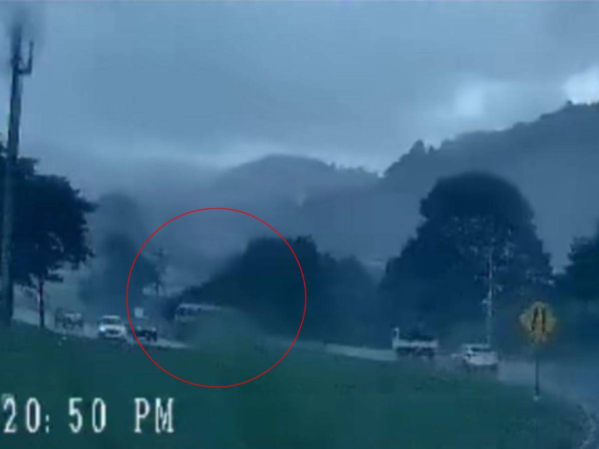 Dio varias vueltas: cámaras captaron el momento en que rapidito se volcó en El Durazno