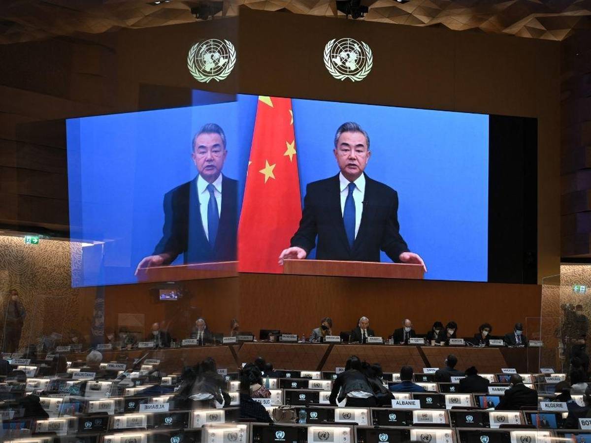 China pide negociaciones “directas” entre Rusia y Ucrania