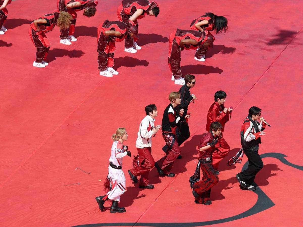 Shakira hace bailar al MetLife en el show de medio tiempo del Mundial