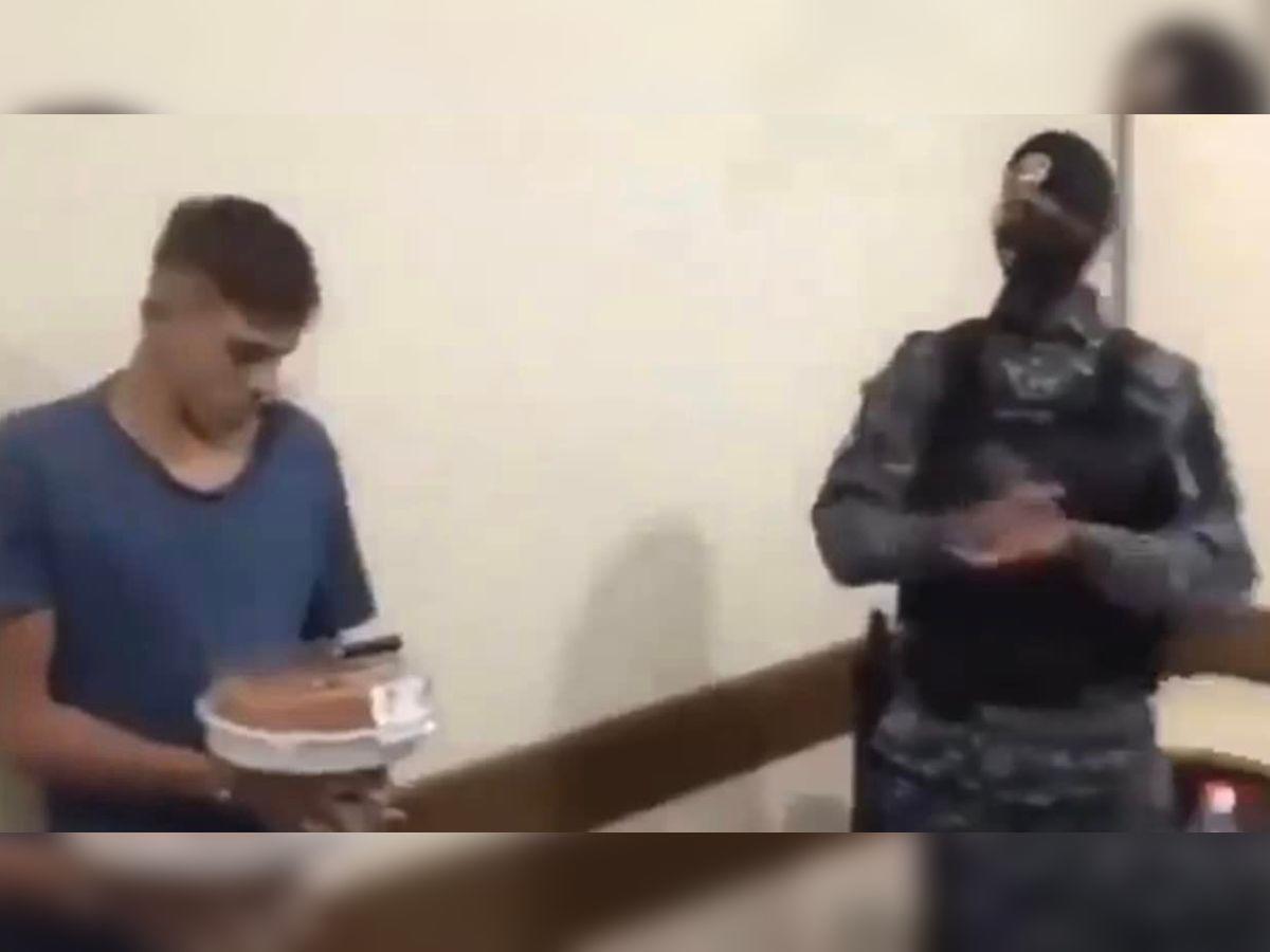 Policías celebran cumpleaños a vendedor de drogas en Brasil