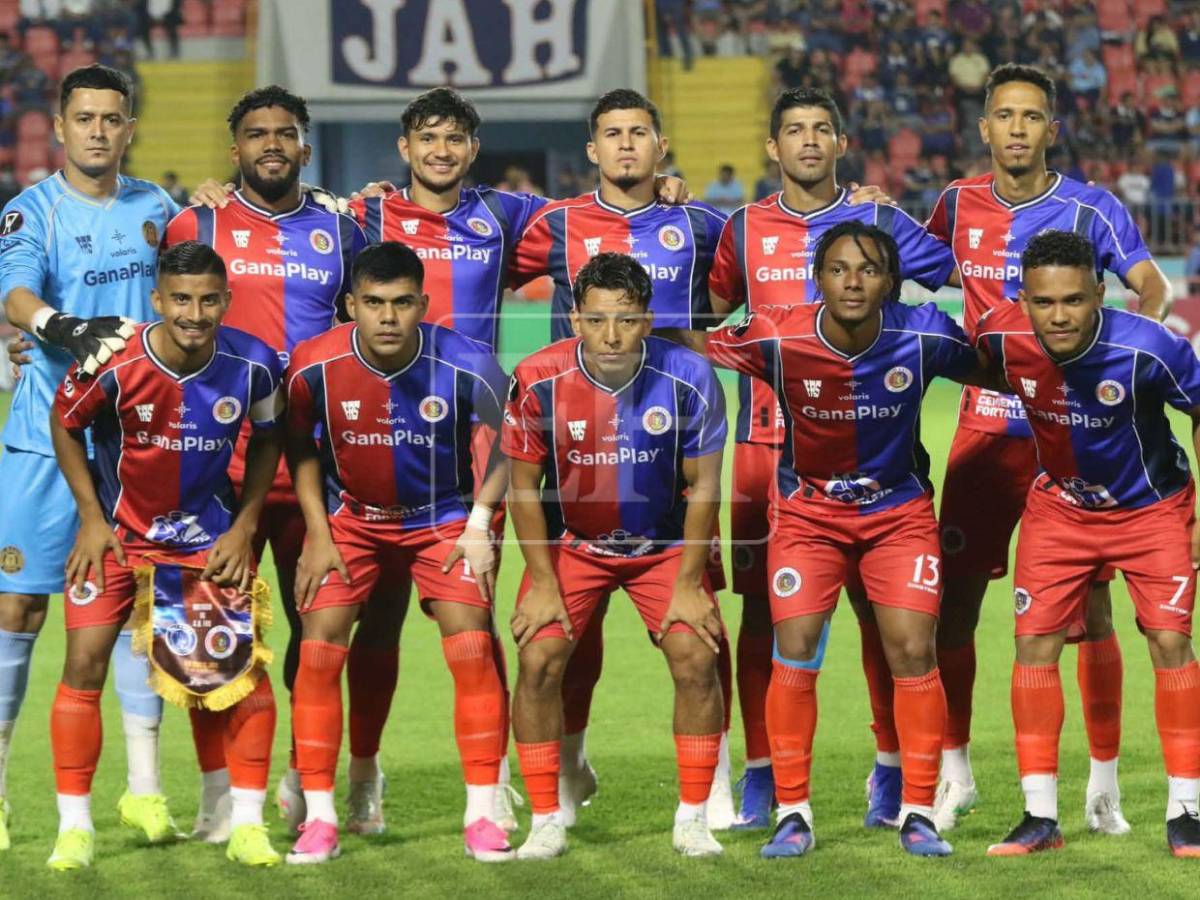 Motagua vs FAS: barra salvadoreña denuncia lo que le hicieron y, ¿quién es la bella chica?