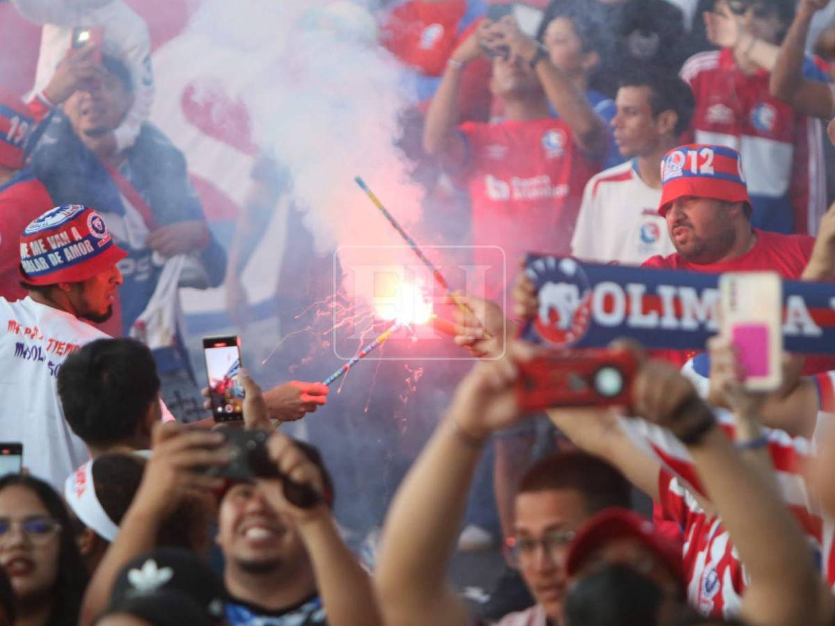 ¡Olimpismo a flor de piel! El carnaval de la Ultra Fiel previo a la final Olimpia - Marathón