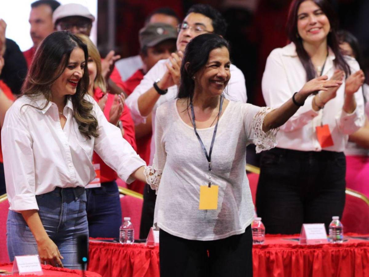 El nieto con el sombrero, figuras que resurgen y polémica revista: curiosidades en asamblea de Libre