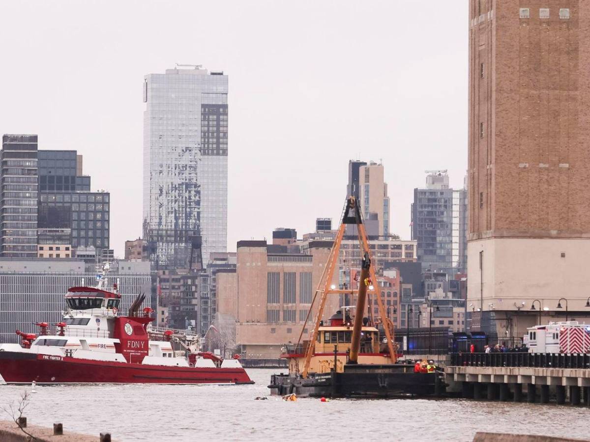 Horas de vuelo o fallas mecánicas: investigan  accidente de helicóptero en Nueva York