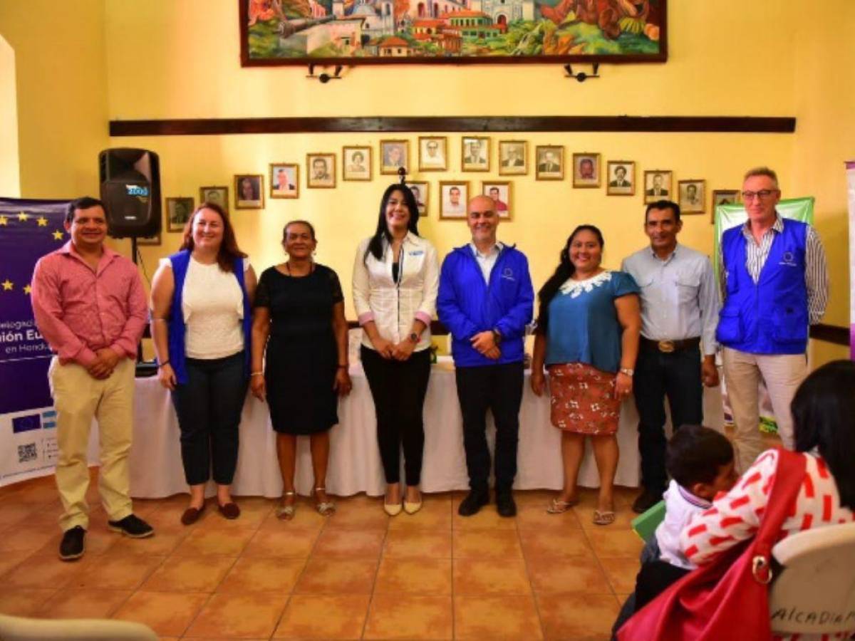 Embajador de la Unión Europea visita proyectos a favor de mujeres indígenas y campesinas en tres departamentos de Honduras