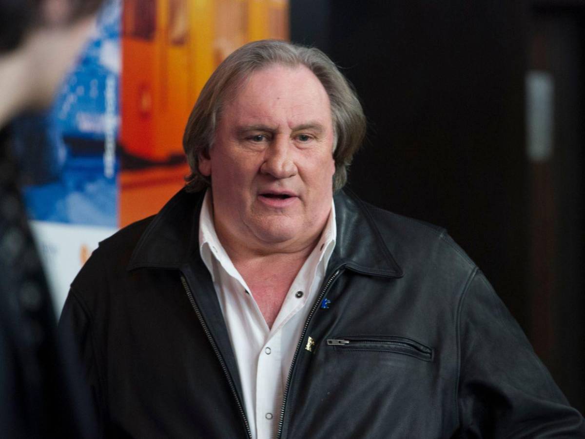 Gérard Depardieu enfrenta juicio por agredir a un paparazzi en Roma