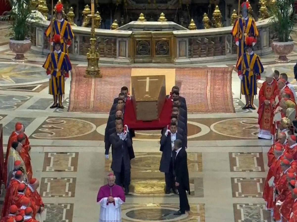 Francisco, el papa de los últimos: así fue su funeral entre poderosos y desfavorecidos​​​​​​