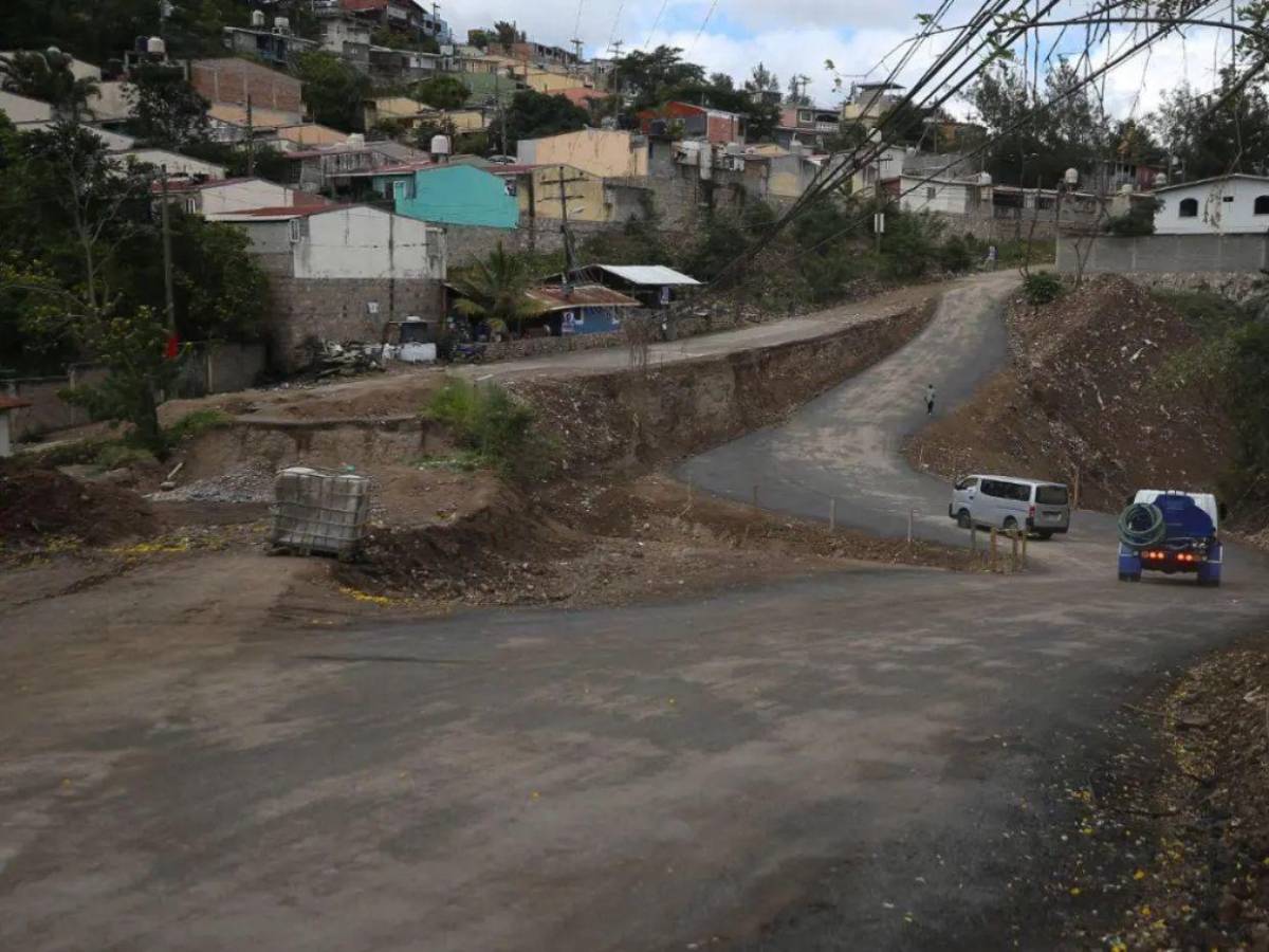 En fotos: obras que debieron inaugurarse en 2025 en la capital siguen paralizadas
