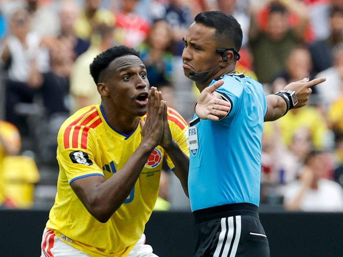 Polémica con Honduras: ¿Quién es Iván Barton, árbitro salvadoreño de semifinal en el Mundial?