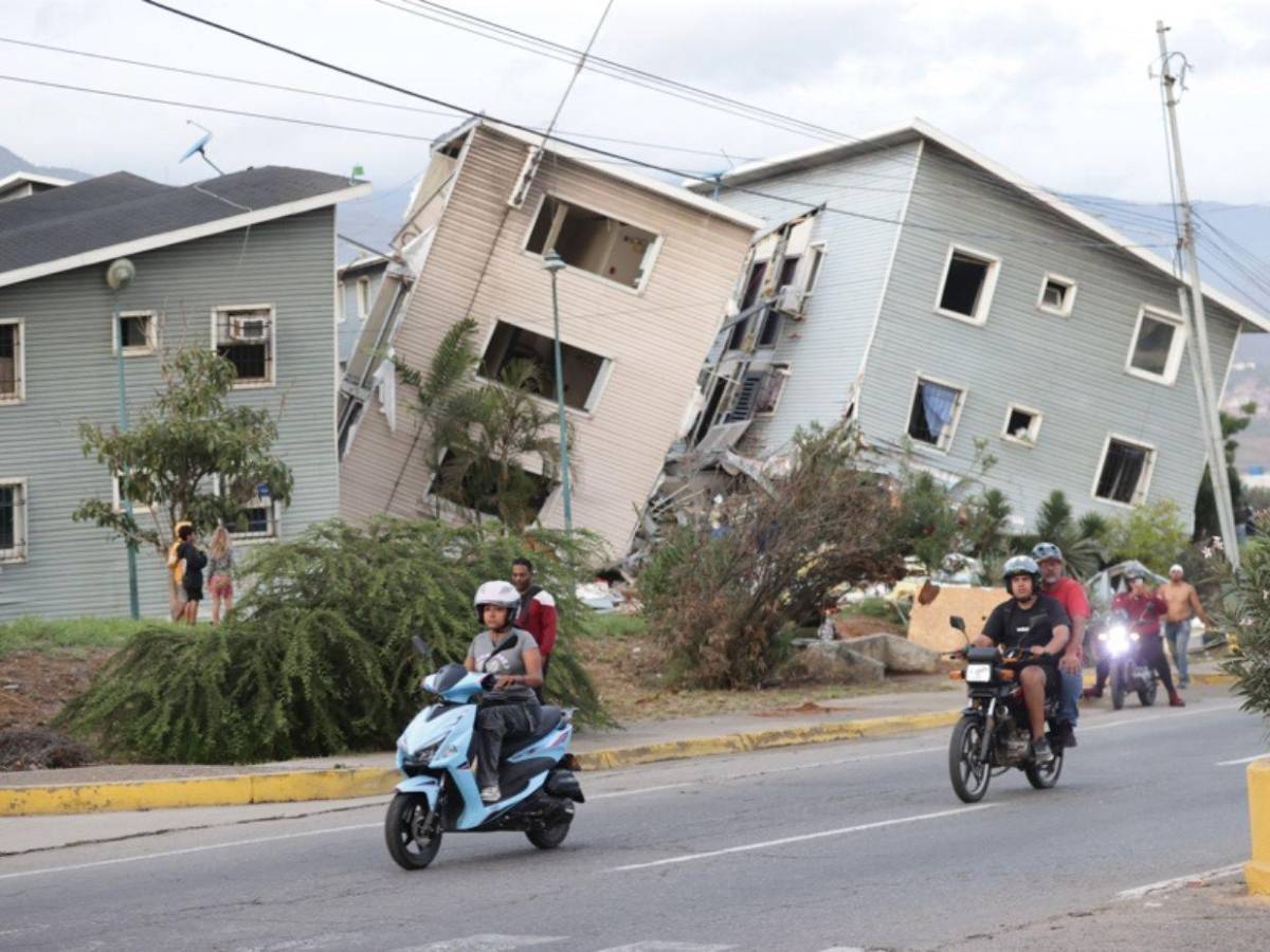 Venezuela conmemora su independencia entre muertos, desaparecidos y destrucción