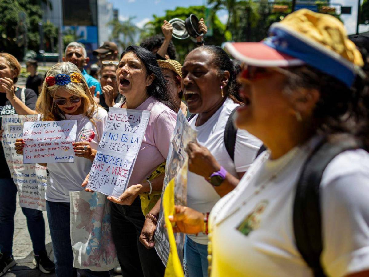 Protesta frente a sede de la ONU en Venezuela rechaza participación de Delcy Rodríguez