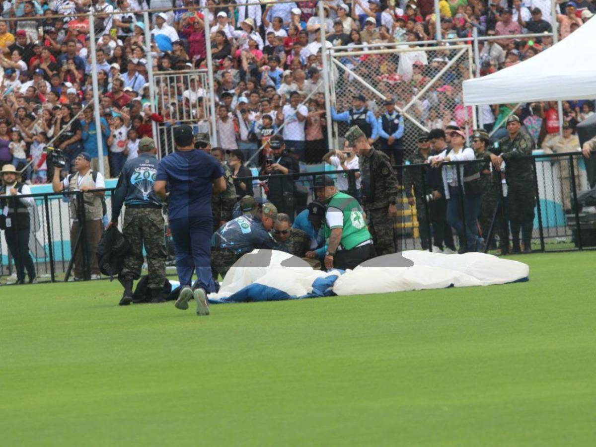 Cuadro a cuadro, así fue la brutal caída de un paracaidista en el Estadio Nacional