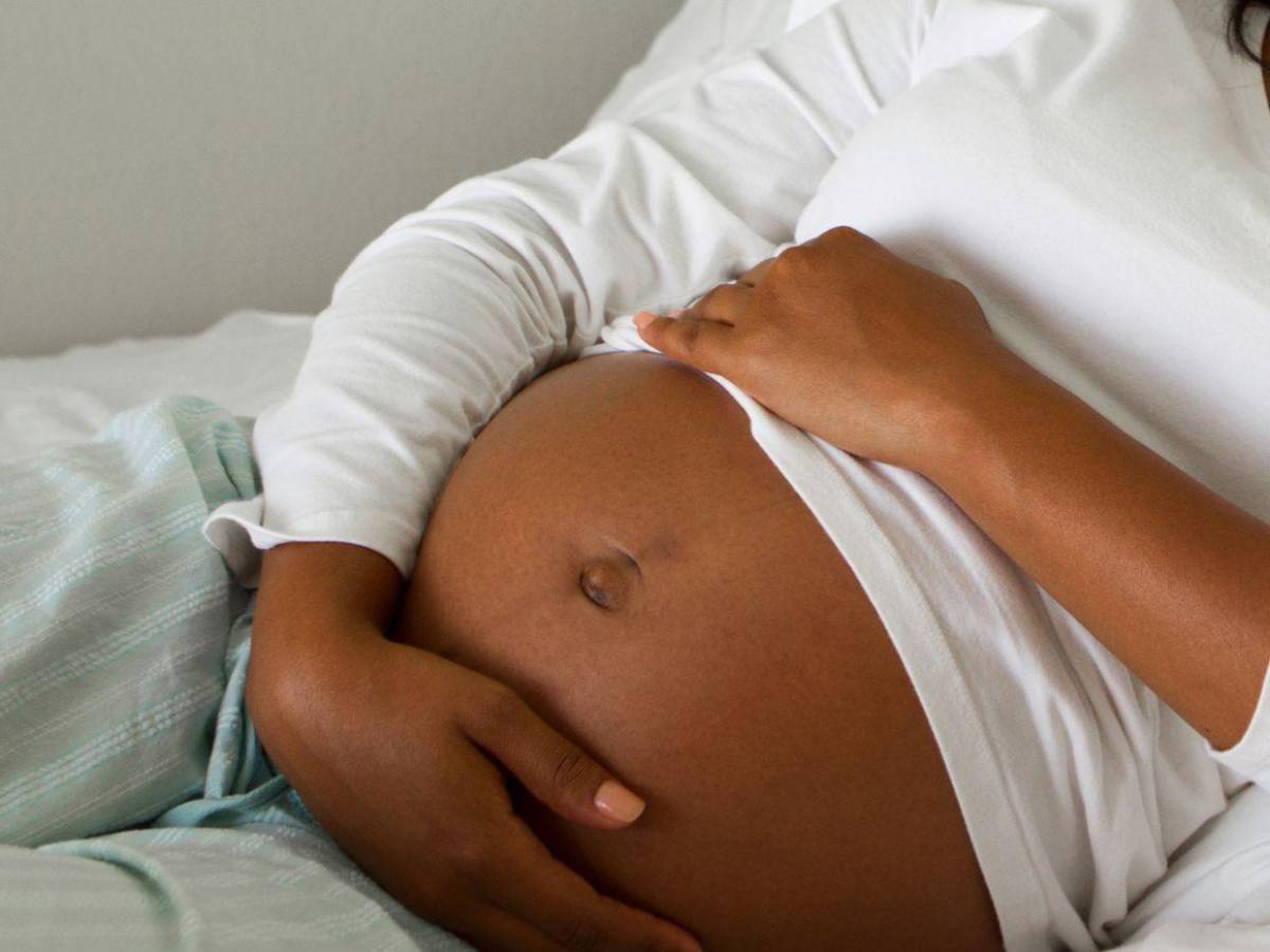 Caso de Adriana Smith: tiene muerte cerebral y no la desconectan por estar embarazada