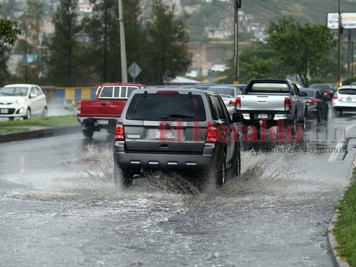 Decretan alerta amarilla en cinco departamentos por lluvias; alerta verde para nueve más