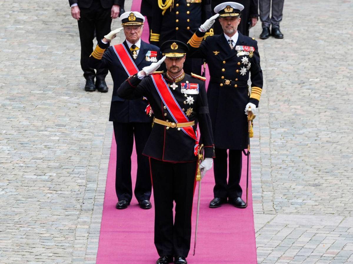 Noruega da último adiós al rey Harald V y bienvenida al nuevo monarca Haakon VIII