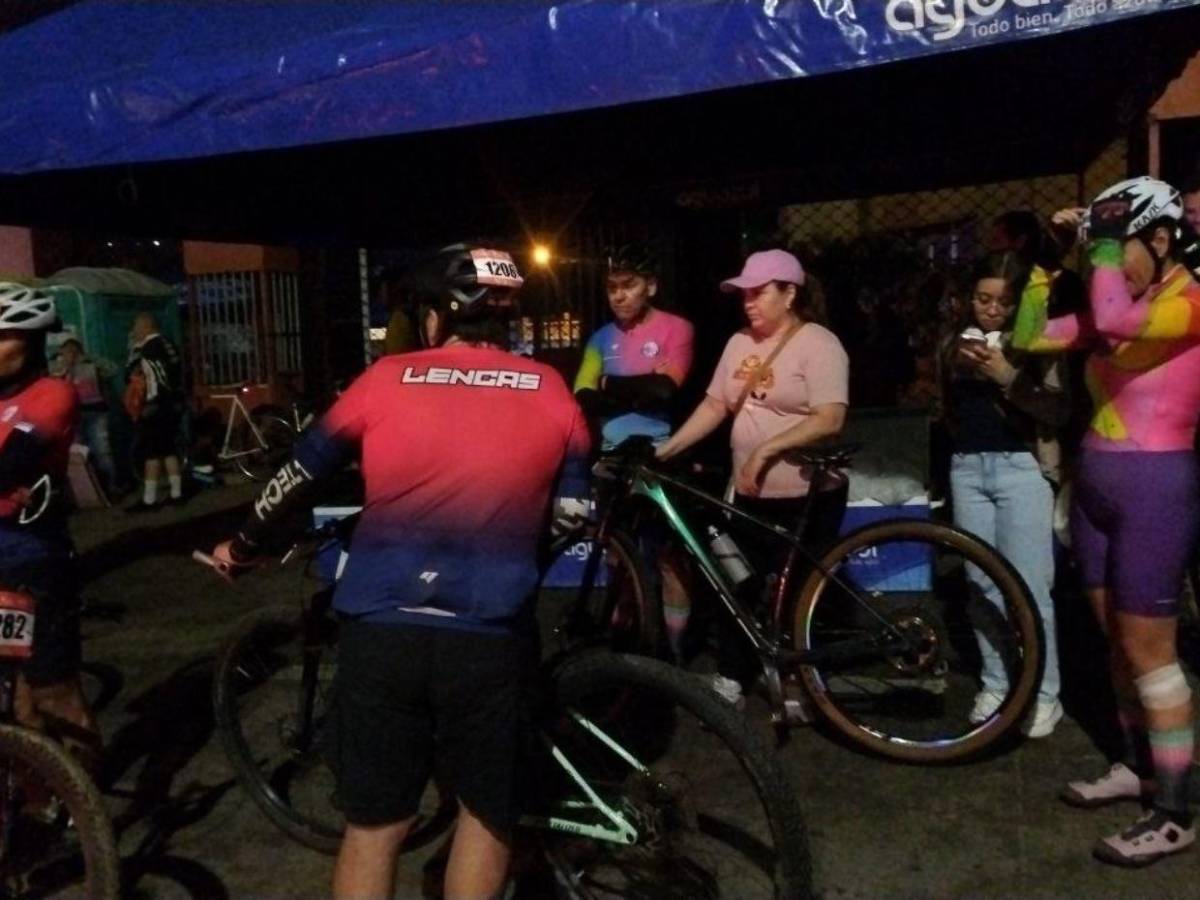 Ambiente lleno de emoción se vive en la Vuelta EL HERALDO 2025