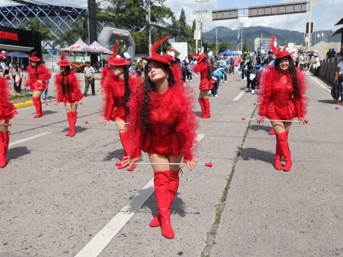 Tegucigalpa celebra 447 años con carnaval, música y alegría: así se vive el ambiente