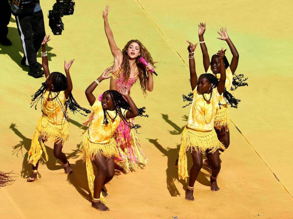 Shakira hace bailar al MetLife en el show de medio tiempo del Mundial