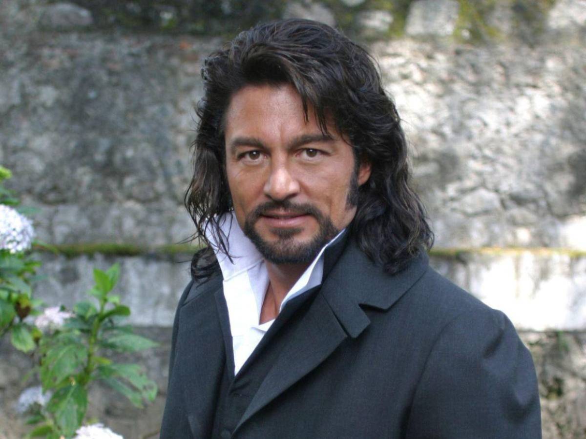 Fernando Colunga estaría enfurecido con Juan Osorio por exponer su vida privada